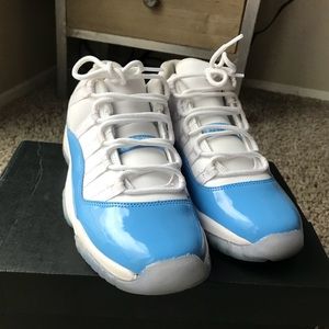 Jordan Retro 11s Low / University blue